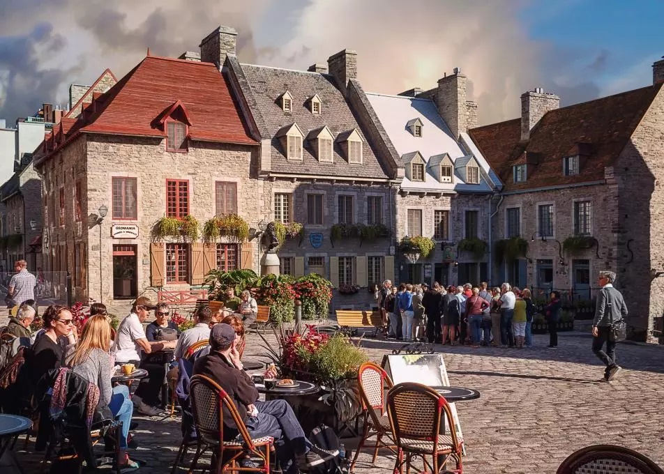 QUEBEC CITY TO FOCUS ON ECO-RESPONSIBLE, AUTHENTIC AND INSPIRING TOURISM EXPERIENCES 1 QUEBEC CITY TO FOCUS ON ECO-RESPONSIBLE, AUTHENTIC AND INSPIRING TOURISM EXPERIENCES